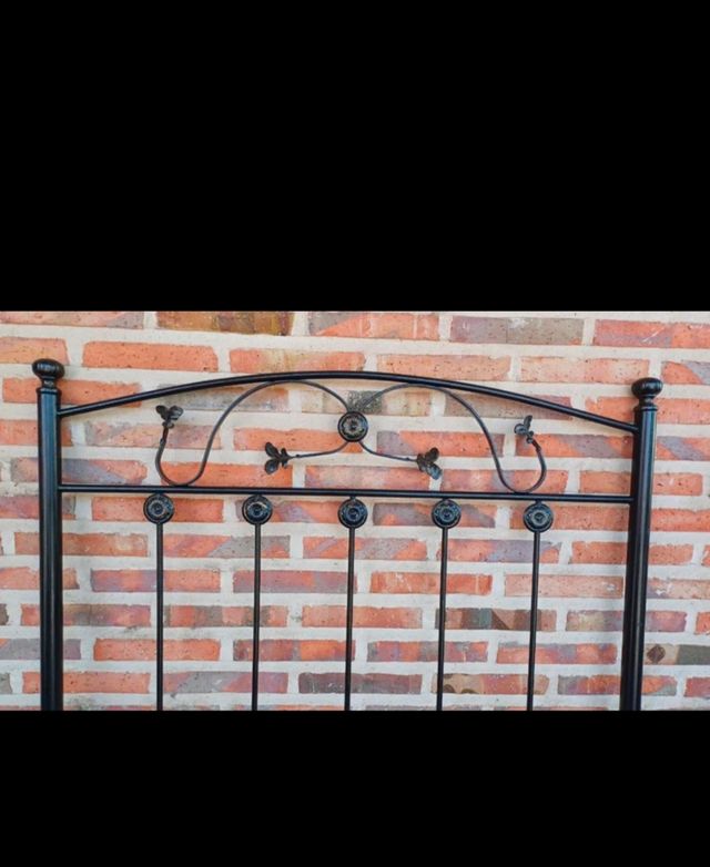 Cabecero de forja negro