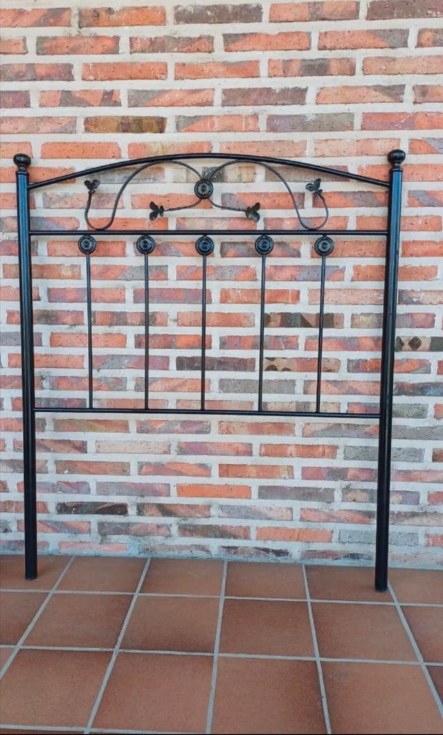 Cabecero de forja negro