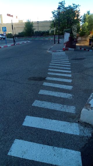 Busco alguien que sepa pintar en asfalto