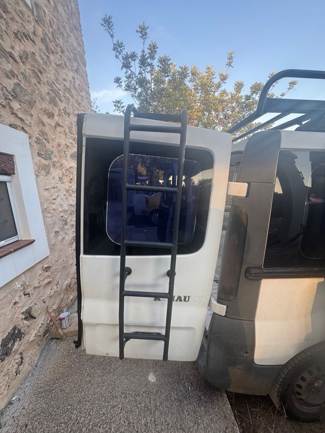 Baca Renault Trafic L2