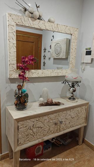 Conjunto recibidor madera tallada mueble y espejo