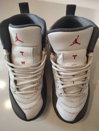 Zapatillas Jordan Blancas y Grises