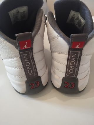 Zapatillas Jordan Blancas y Grises