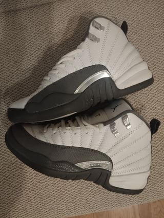 Zapatillas Jordan Blancas y Grises