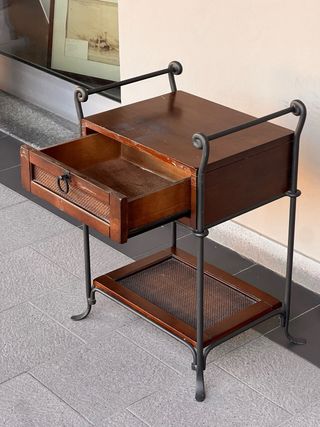 Comodino legno e ferro con cassetto