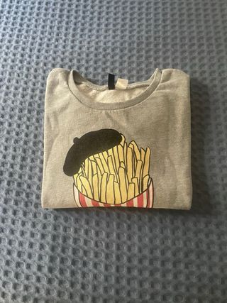 Felpa grigia con stampa patatine fritte