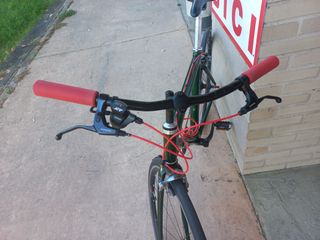Bicicleta de carretera verde 5200 CARBON