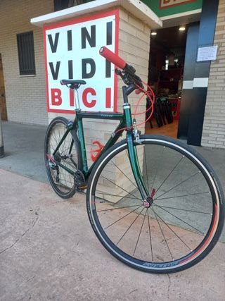 Bicicleta de carretera verde 5200 CARBON