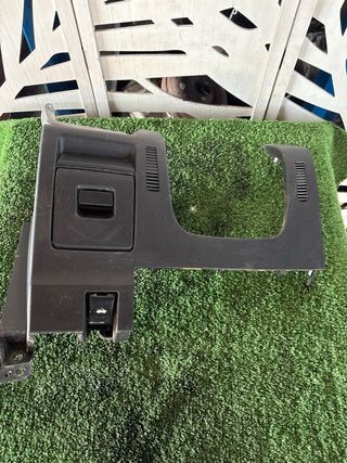 Plástico bajo volante Mazda CX30 2023