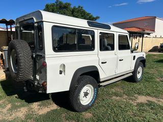 Land Rover Defender 2003