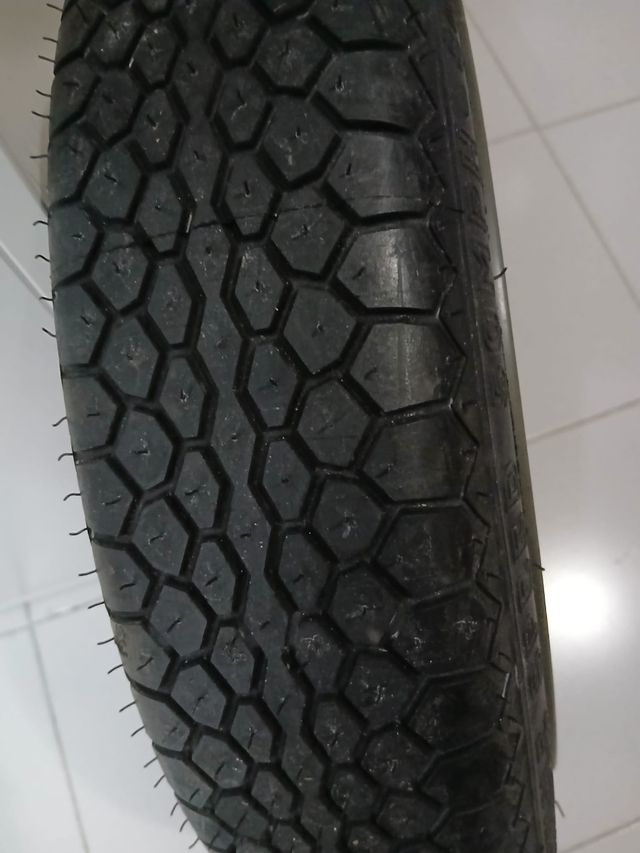 Rueda repuesto + gato SEAT Toledo 1991