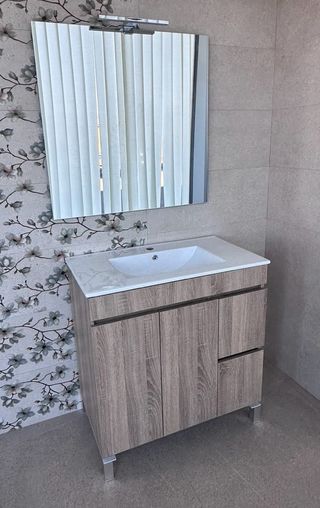 Mueble de baño con espejo y lavabo 80 cm.