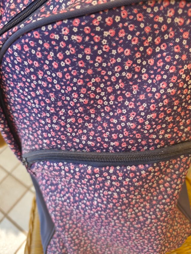 Mochila escolar floral