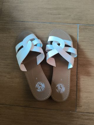 Sandalias blancas y marrones talla 37
