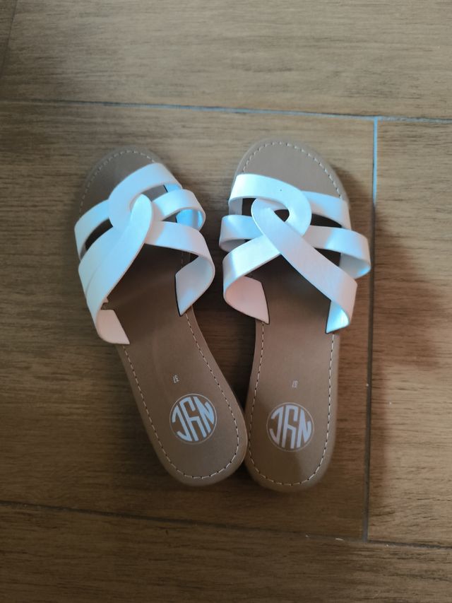 Sandalias blancas y marrones talla 37