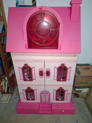 Casa de muñecas rosa