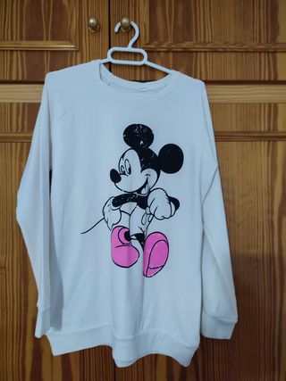 3 Sudaderas Blancas y Negras más pantalon