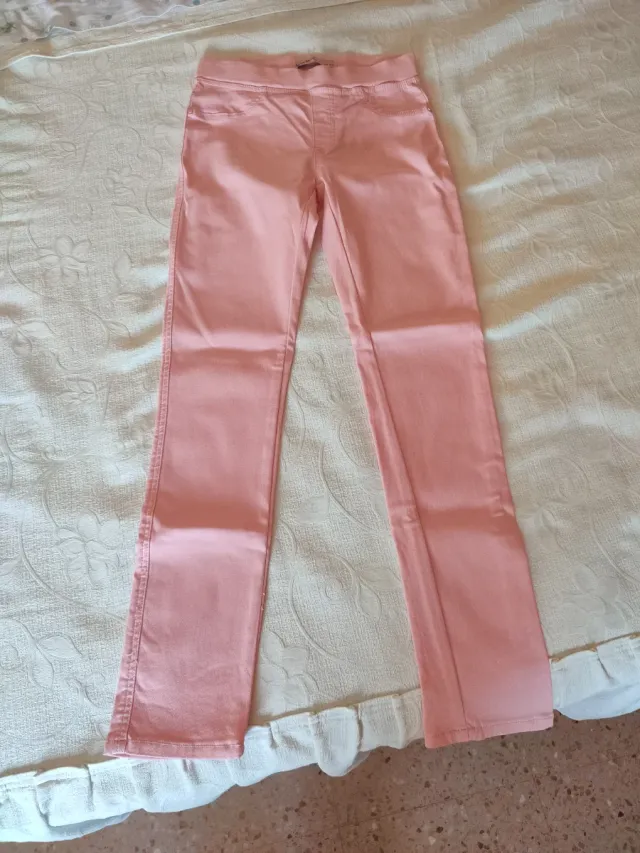 3 Sudaderas Blancas y Negras más pantalon