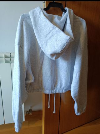 LOTE Cazadora vaquera desgastada , sudaderas... 