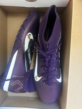 Botines Nike Fútbol Morado/Dorado Nuevos