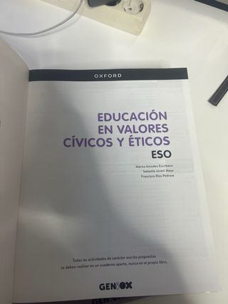Educación en Valores Cívicos y Éticos ESO. Libr...