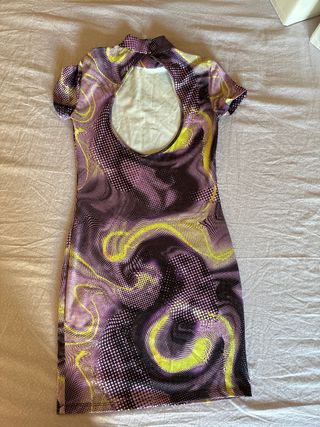 Vestido de fiesta morado y amarillo