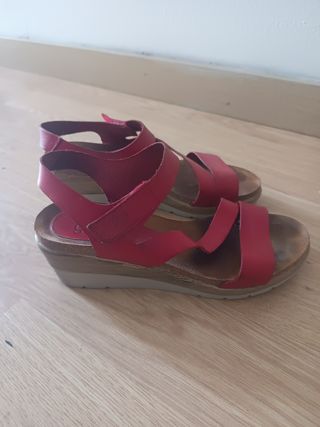 Sandalias Yokono Cuña Roja