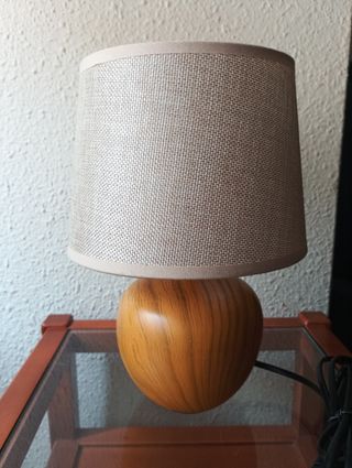 Lámpara de mesa madera y tela
