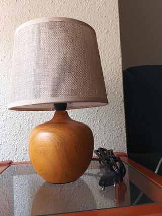 Lámpara de mesa madera y tela