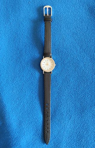Orologio al quarzo con cinturino in pelle