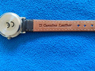 Orologio al quarzo con cinturino in pelle