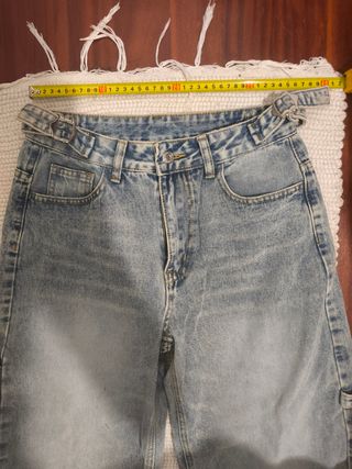 Vaqueros anchos S sin estrenar