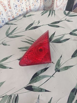 Piloto trasero Peugeot 3008 maletero derecho