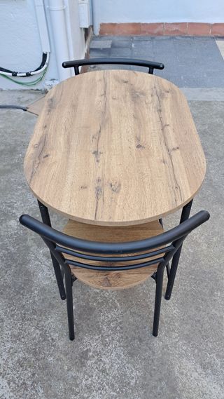 Mesa y 2 Sillas