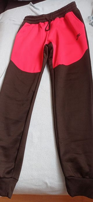 Chándal: sudadera y pantalón
