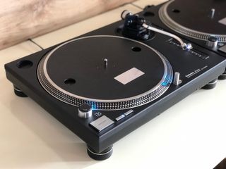 Pareja Tocadiscos Technics SL-1200 MK2 Negros