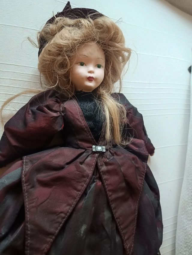 Muñeca Brujita Vintage Porcelana