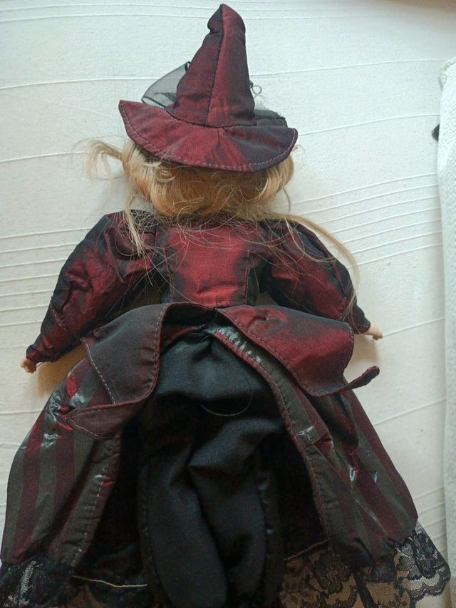 Muñeca Brujita Vintage Porcelana