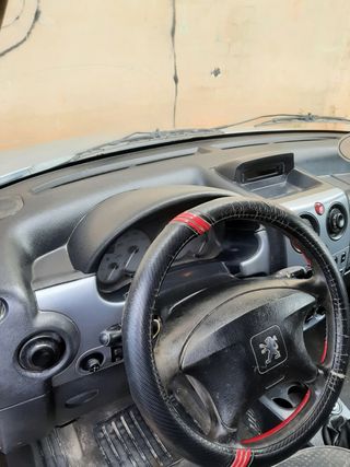 Peugeot Partner 2007 motor 2000 HDI 90  CV .