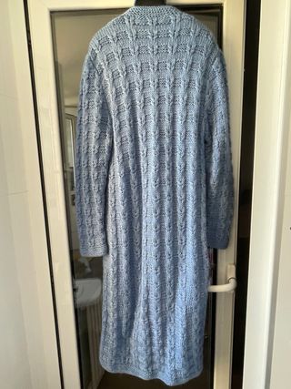 Chaqueta de punto azul larga