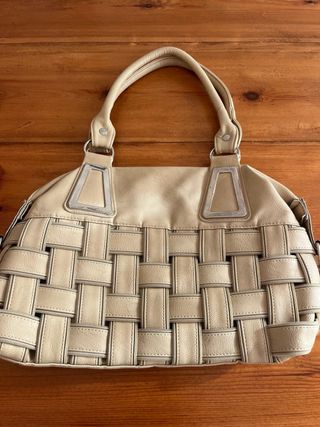 Bolso de hombro beige tejido