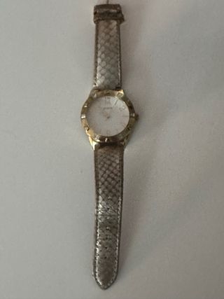 Reloj Guess Dorado y Plateado