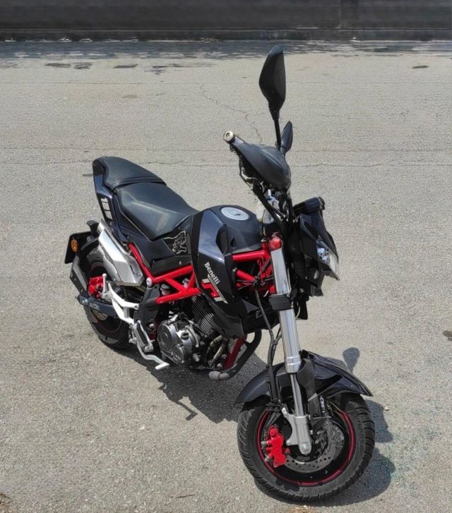 Moto Benelli TNT 125