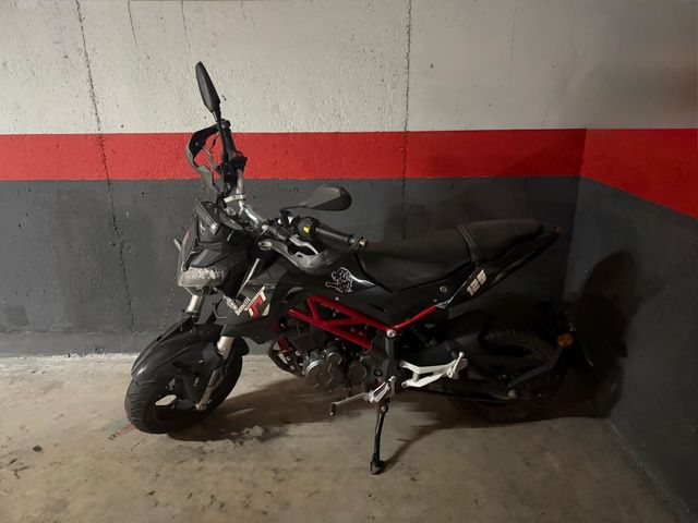 Moto Benelli TNT 125
