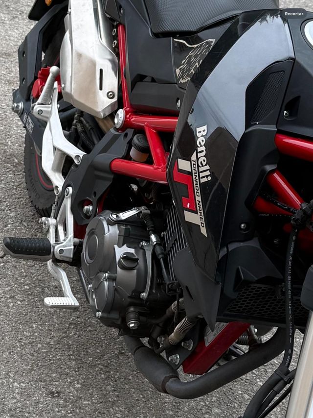Moto Benelli TNT 125