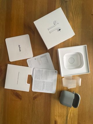 AirPods 2 Apple