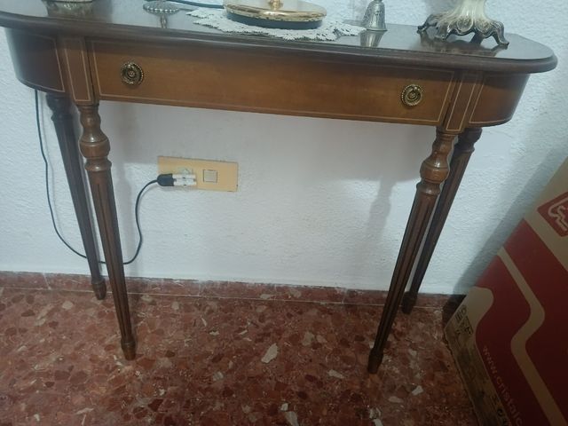 Mesita / Aparador de madera