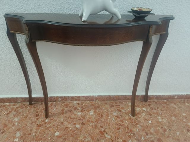 Mesita / Aparador de madera