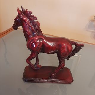 Statua cavallo artigianale rosso lucido