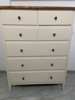 Cómoda Ikea de madera maciza